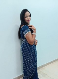 Rose - escort in Bangalore Photo 1 of 6