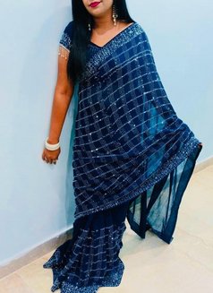 Rose - escort in Bangalore Photo 2 of 6