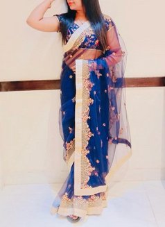 Rose - escort in Bangalore Photo 3 of 6