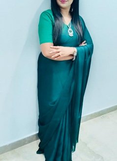 Rose - escort in Bangalore Photo 5 of 6