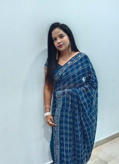 Rose - escort in Bangalore Photo 6 of 6