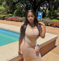 Rose - escort in Noida
