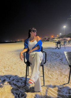 Rose - puta in Muscat Photo 1 of 10