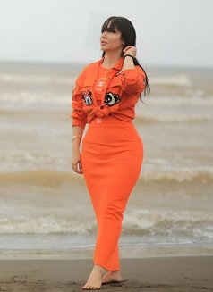 Rose - puta in Muscat Photo 8 of 8