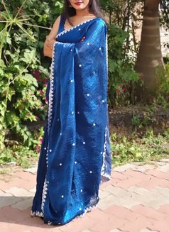 Rose - escort in Visakhapatnam Photo 3 of 7