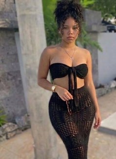 Rose - escort in Al Sohar Photo 6 of 6