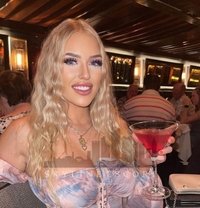 Rose - escort in Frankfurt