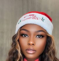 Rose - escort in Dubai Photo 1 of 7