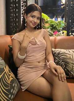 Rose - escort in Chennai Photo 1 of 2