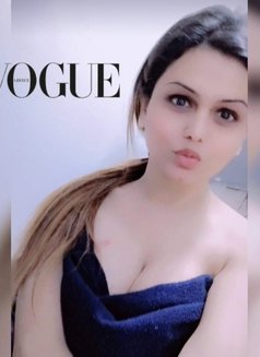 Rose - escort in Mumbai Photo 8 of 15