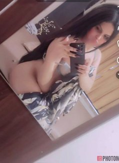 Rose - escort in Mumbai Photo 14 of 15