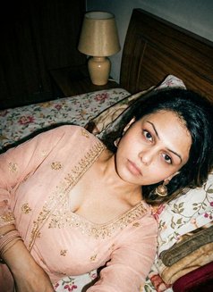 Rose - escort in Mumbai Photo 15 of 15