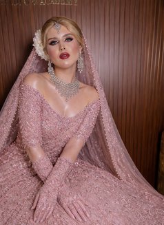 Rose - Transsexual escort in New Delhi Photo 9 of 12
