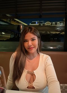 Rosé Juicy - puta in Singapore Photo 5 of 7