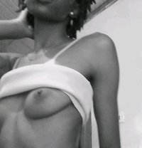 Rose - Transsexual escort in Nairobi