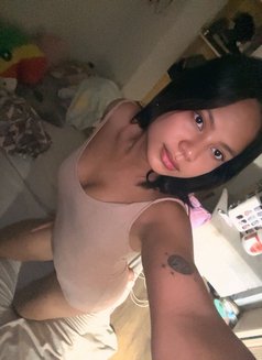 Rosé Lea/Camshow/Meet - Transsexual escort in Makati City Photo 4 of 6