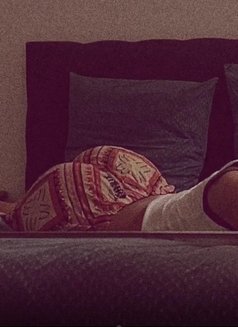 Rose - escort in Accra Photo 7 of 10