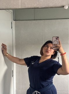 DR ROSE PLUS SIZE - escort in Makati City Photo 4 of 8