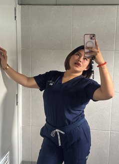 DR ROSE PLUS SIZE - escort in Makati City Photo 5 of 8