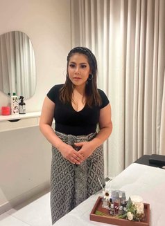 Rose professional massage with table - escort in Riyadh Photo 5 of 9