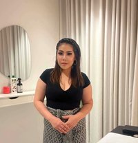 Rose professional massage with table - escort in Riyadh