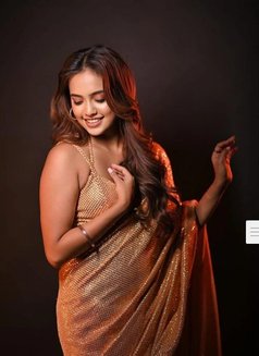 Rose - escort in Pune Photo 7 of 12