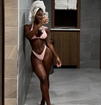 Rose - escort in Shanghai