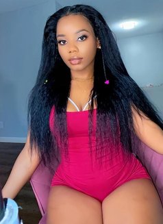 Rose - escort in Pune Photo 2 of 6