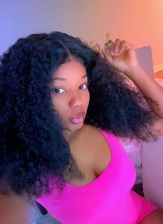 Rose - escort in Pune Photo 4 of 6