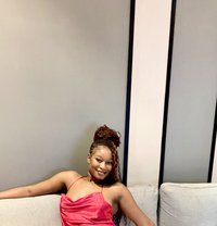 Roseline - escort in Cotonou