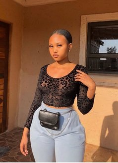 Rose - escort in Bangkok Photo 2 of 3