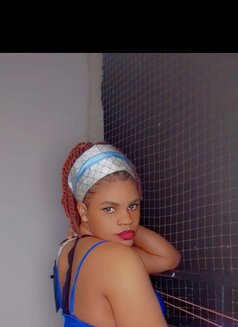 Rose - escort in Noida Photo 2 of 4