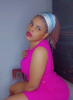 Rose - escort in Noida Photo 3 of 4