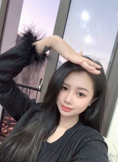 Rose - escort in Al Manama Photo 5 of 6