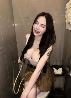 Rose - escort in Kuala Lumpur Photo 2 of 3