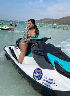 Rose arrived 19th - escort in Okinawa Island Photo 6 of 9