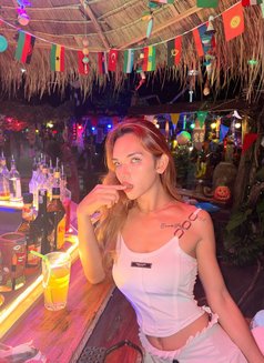 Rosé - Transsexual adult performer in Krabi Photo 4 of 9