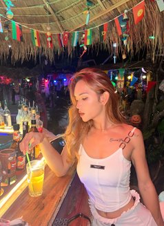 Rosé - Transsexual adult performer in Krabi Photo 6 of 9