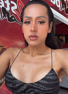 Rose - Acompañante transexual in Pattaya Photo 6 of 8