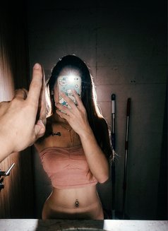 Rosé - Transsexual adult performer in Ras al-Khaimah Photo 6 of 7