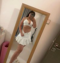 Rose - escort in Muscat
