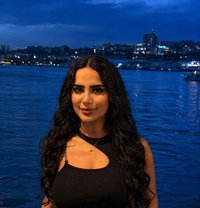 Rose - escort in Muscat