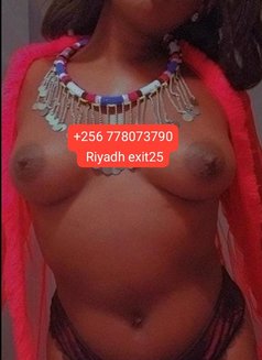 Rose - escort in Riyadh Photo 10 of 15