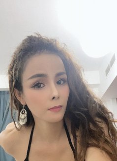 windy nurru popper - escort in Dubai Photo 1 of 8