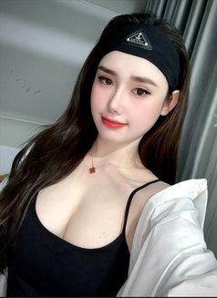 Rosee - escort in Al Manama Photo 3 of 5