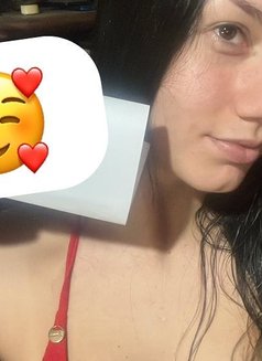 Roseline - escort in Amman Photo 1 of 3