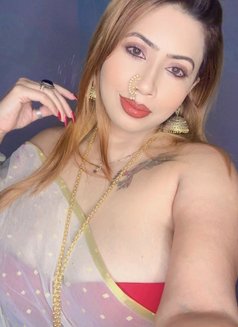 Roseline - escort in Bangalore Photo 1 of 3