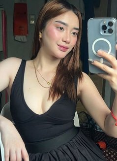 Roselle - puta in Manila Photo 1 of 5