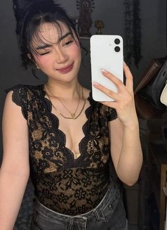 Roselle - escort in Manila Photo 5 of 7