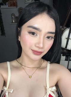 Roselle - escort in Manila Photo 6 of 7